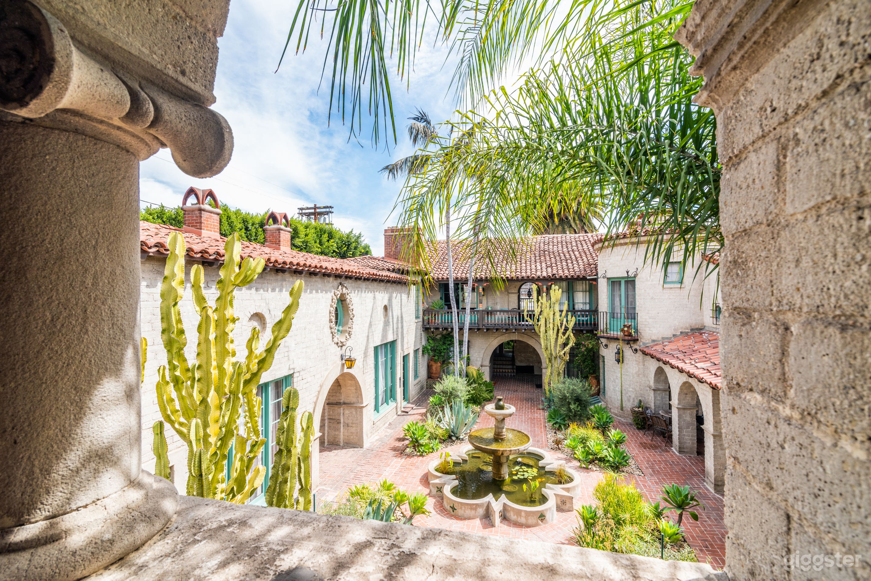 Historic Old Hollywood Courtyard Building Photo 2