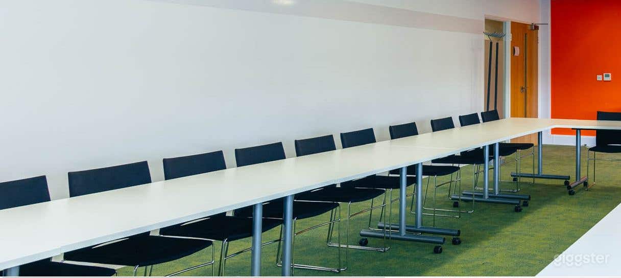 Saxon Boardroom Good for 30 Persons Photo 2