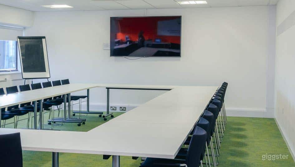 Saxon Boardroom Good for 30 Persons Photo 3