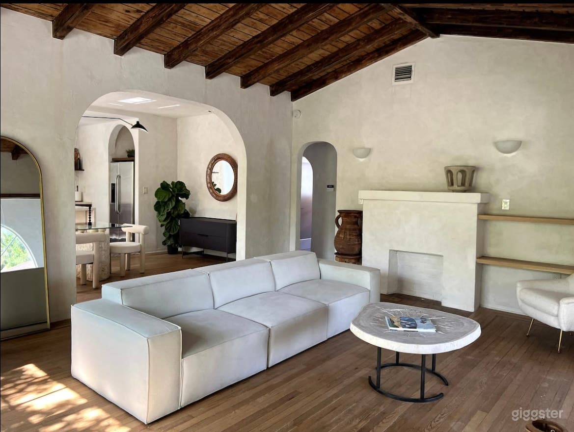 Vintage Wabi Sabi Minimal House in Design District Photo 3