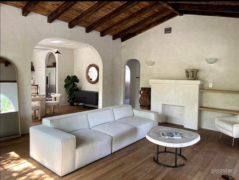  Vintage Wabi Sabi Minimal House in Design District 