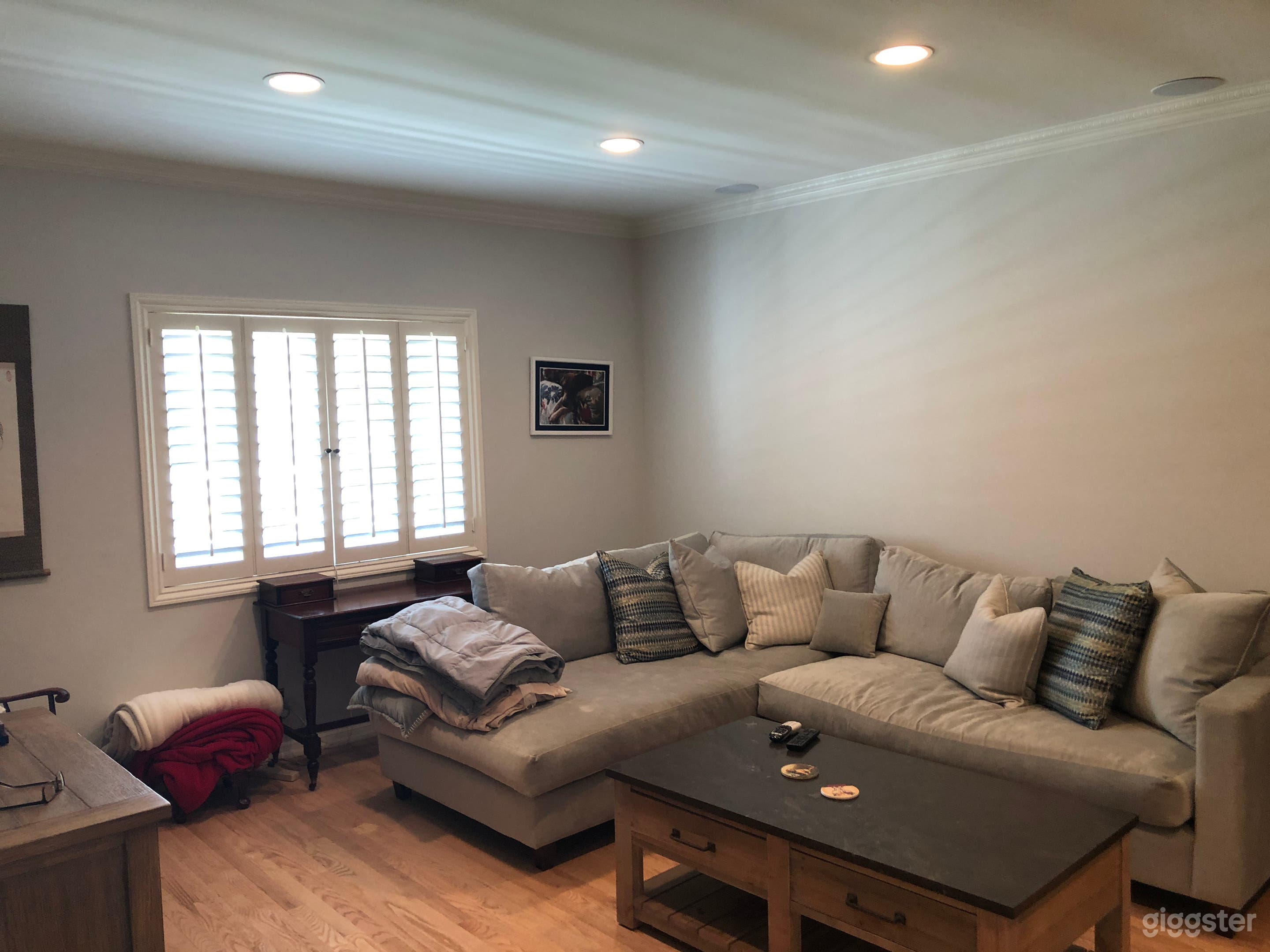 Beautiful Updated 1970's House Photo 4