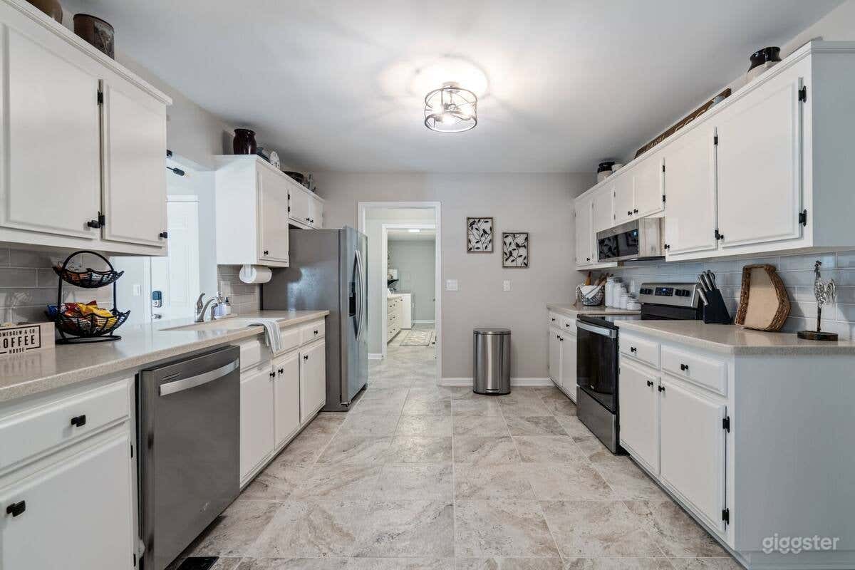 Decked Out Spacious 3BR Near Pine Mountain Trail W Photo 1