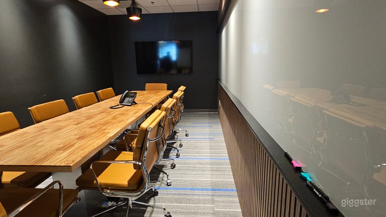  Sala de juntas completamente equipada para 12 invitados con Smart TV y medios 
