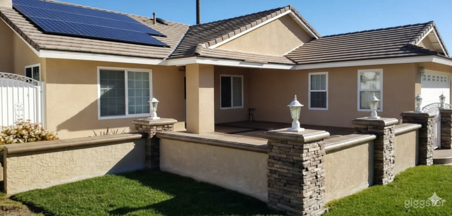 Modern Hilltop Suburban Home: "Anywhere USA" w/ View in 30MZ Photo 2