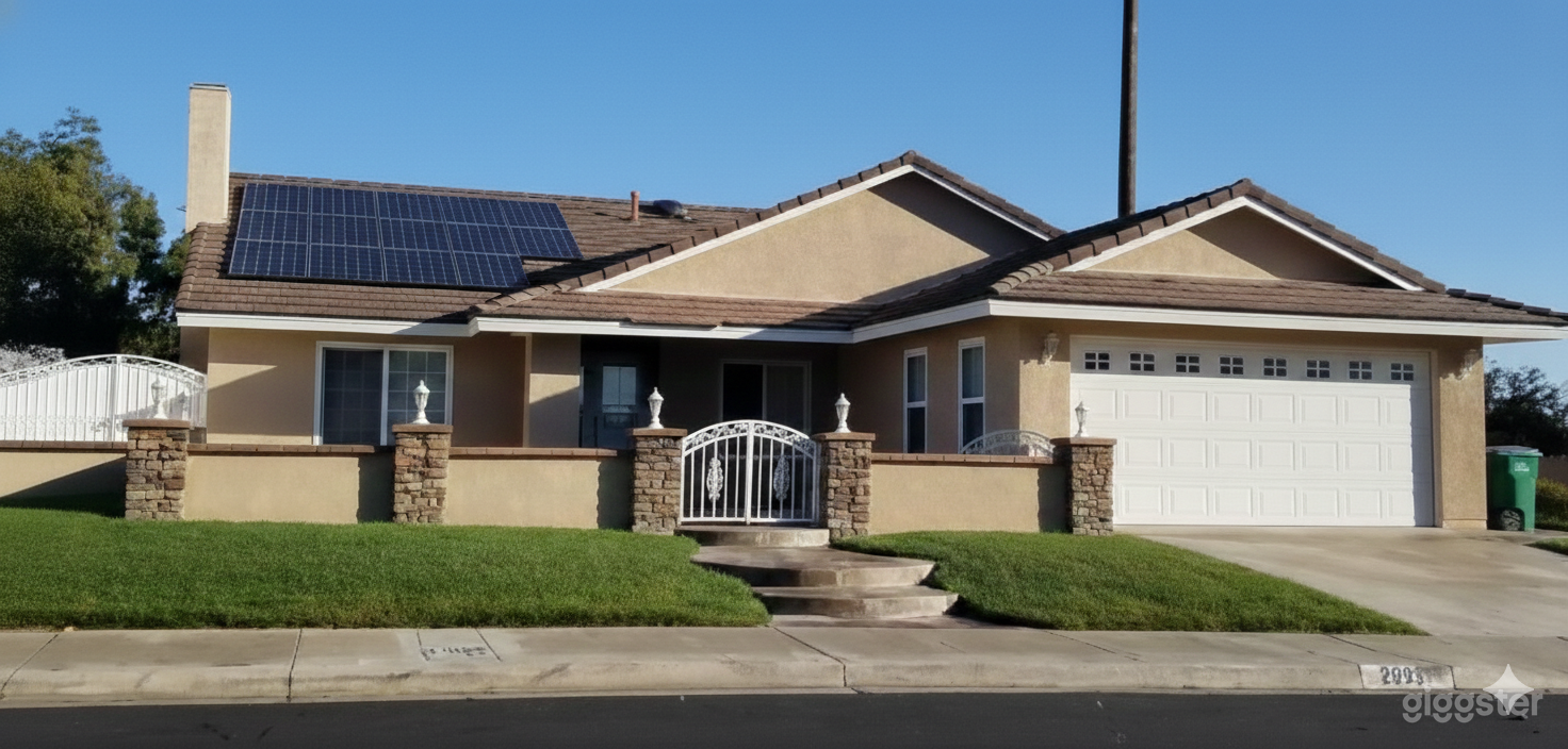 Modern Hilltop Suburban Home: "Anywhere USA" w/ View in 30MZ Photo 1