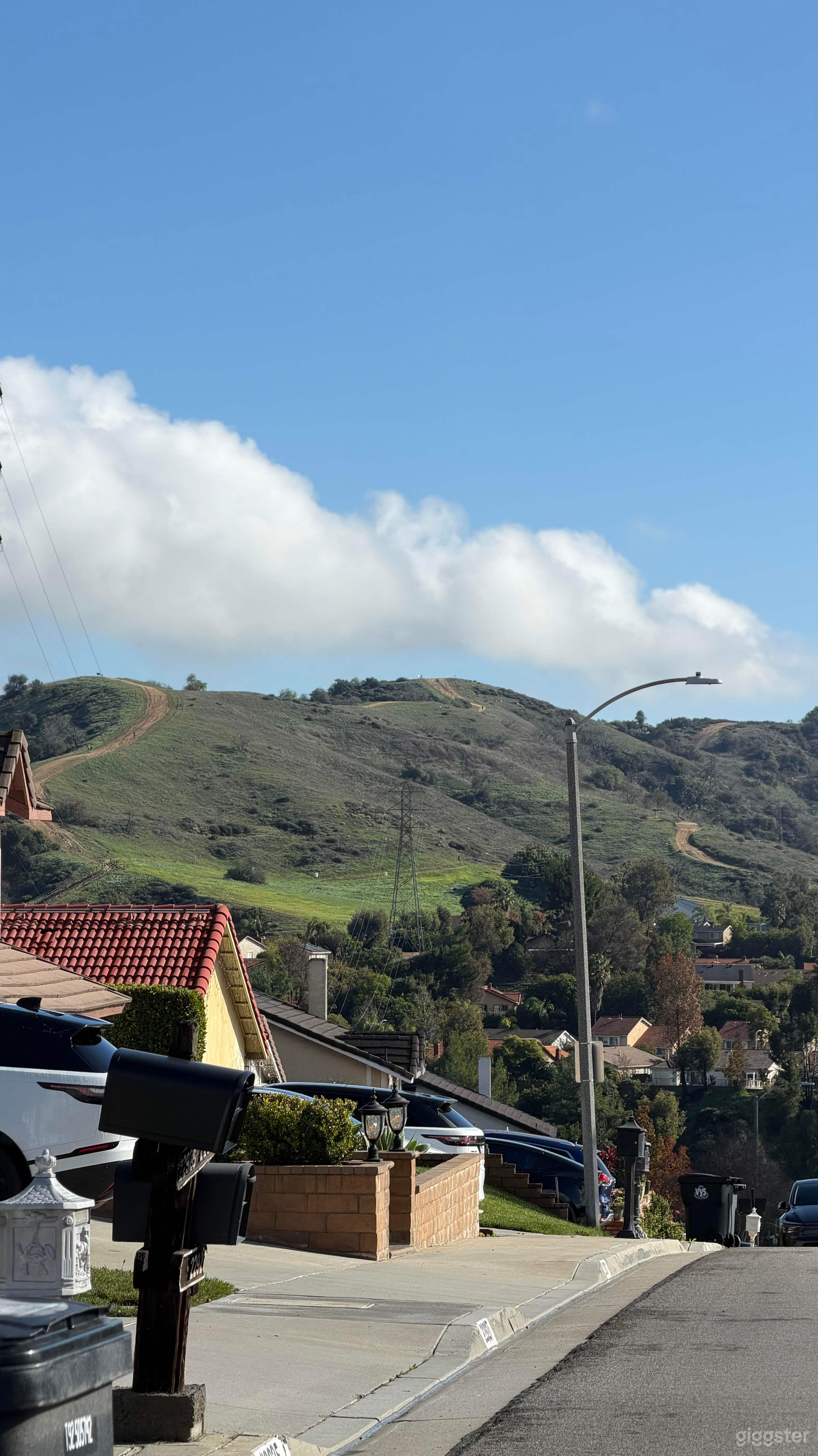 Modern Hilltop Suburban Home: "Anywhere USA" w/ View in 30MZ Photo 3