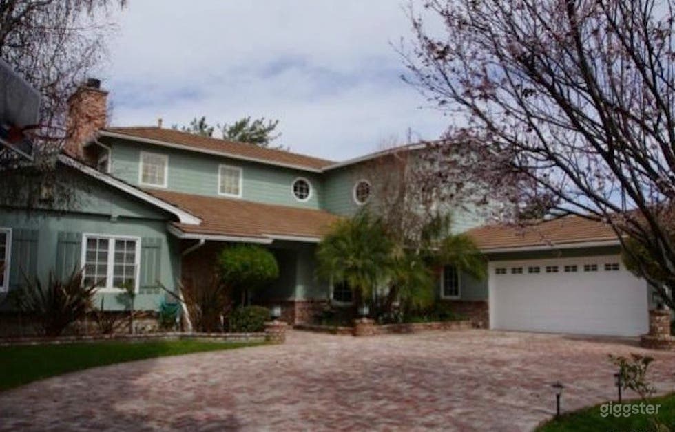 Cape Cod Home 14,013 Photo 1