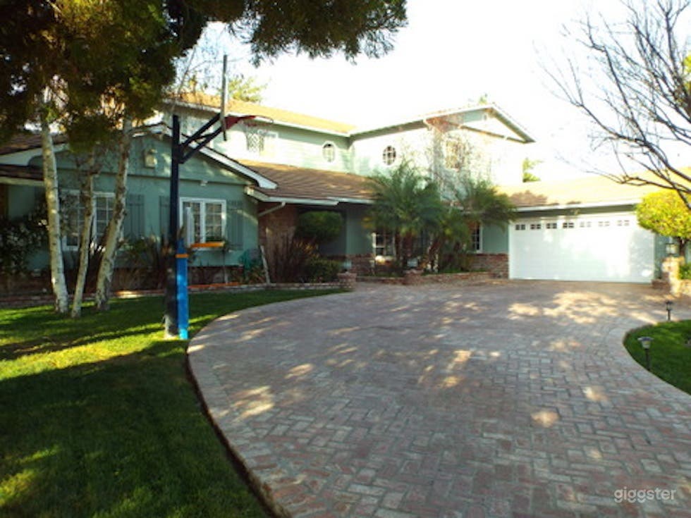 Cape Cod Home 14,013 Photo 2