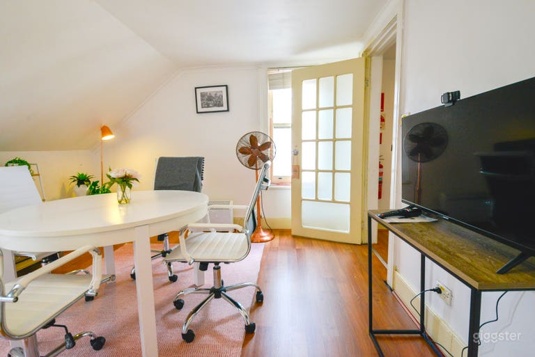  Le Petit Bureau (2nd floor) 