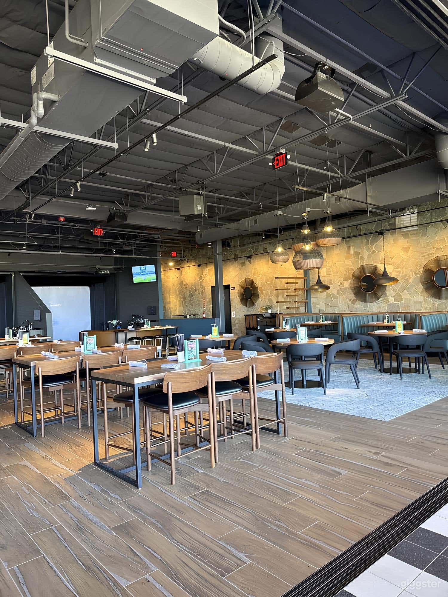 The Top Shelf Photo 4