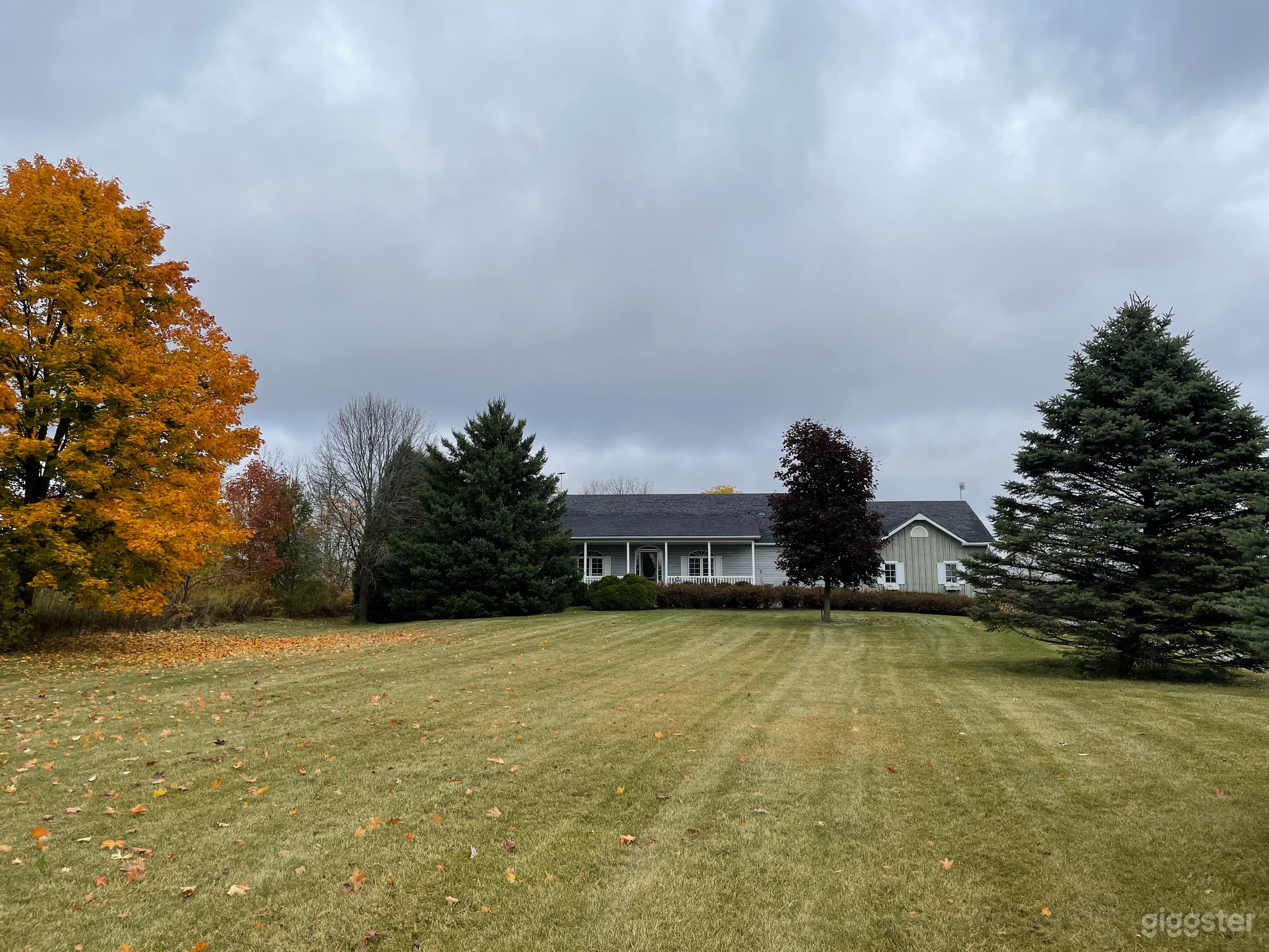 Bungalow nestled in 3 acres of property