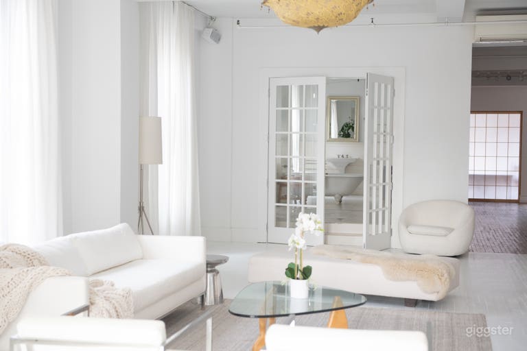  View towards the shooting bathroom (through the French doors). 