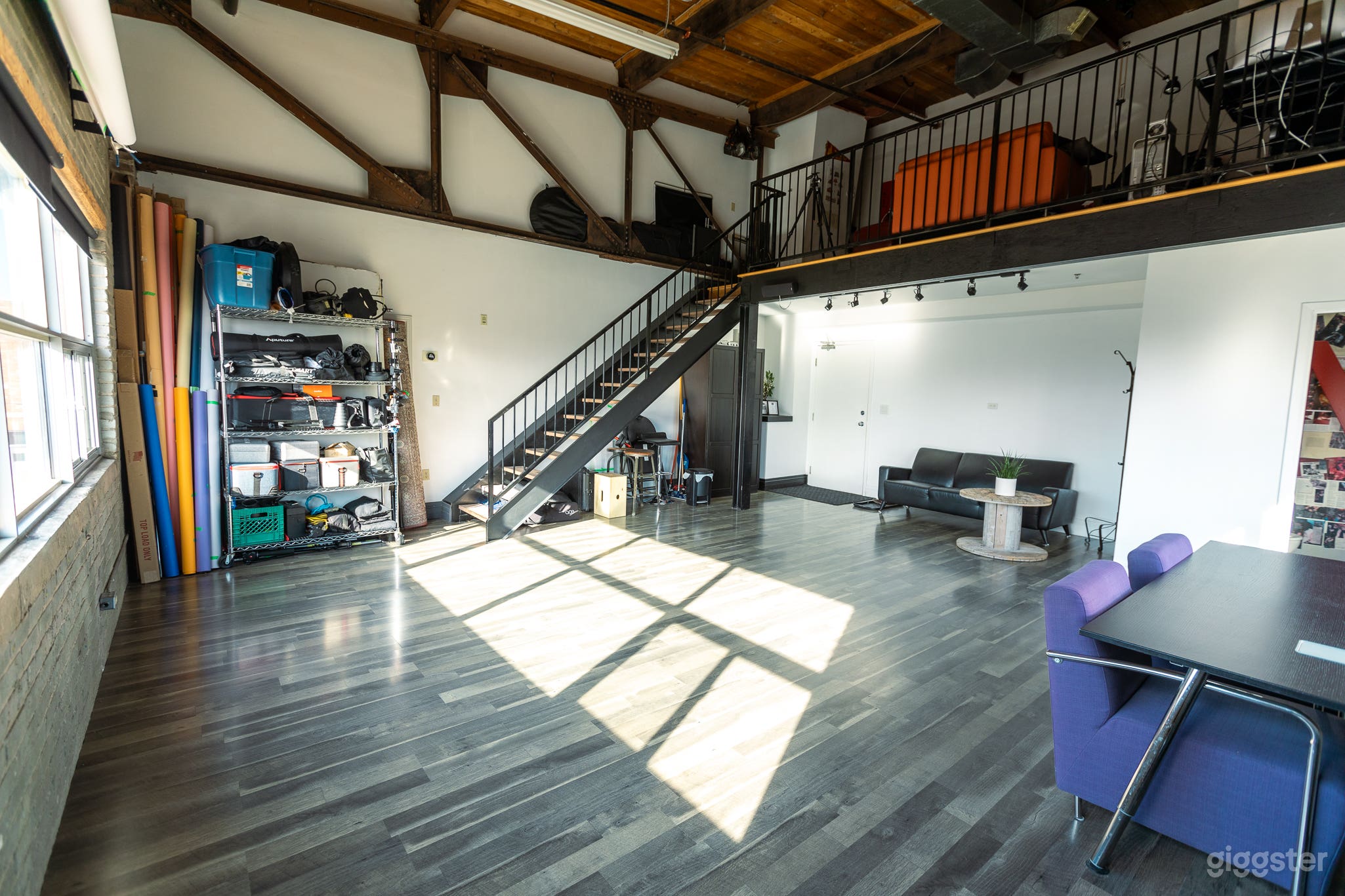 Bright &amp; Beautiful Multi-Purpose Loft Studio Photo 4