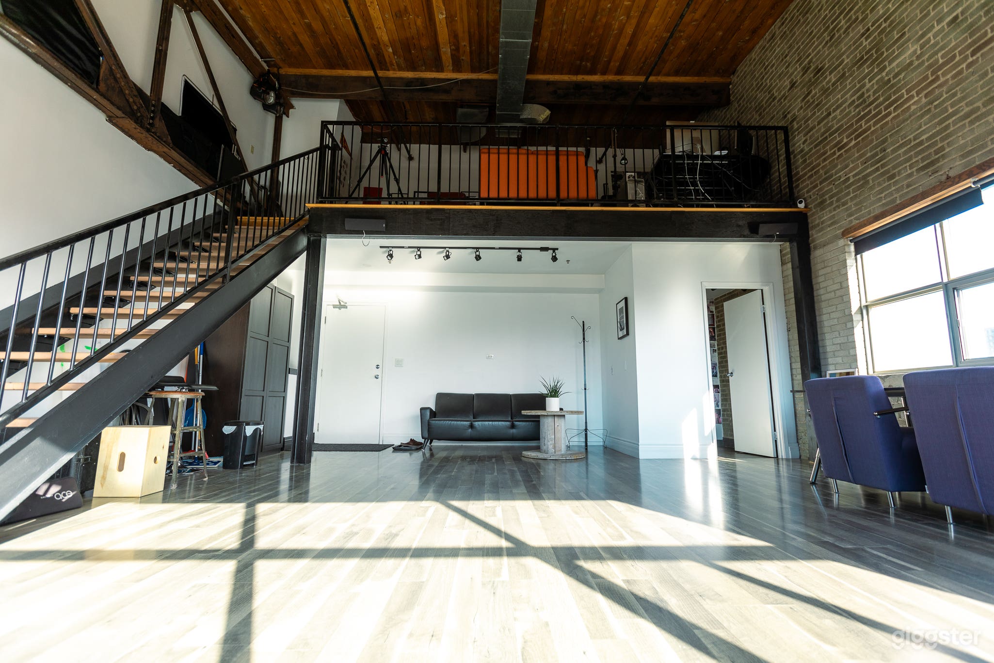 Bright &amp; Beautiful Multi-Purpose Loft Studio Photo 3