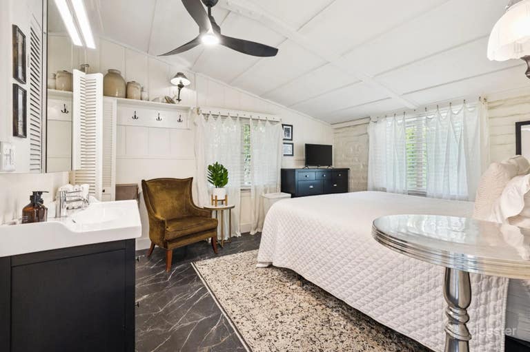  Newly Renovated 1930s Adobe Cottage 