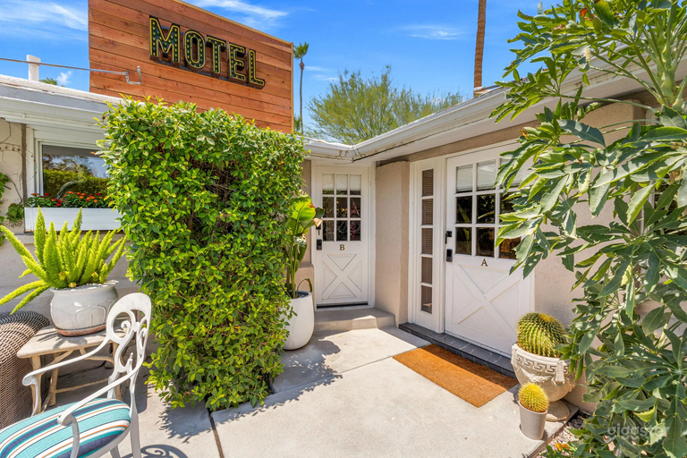  Newly Renovated 1930s Adobe Cottage 