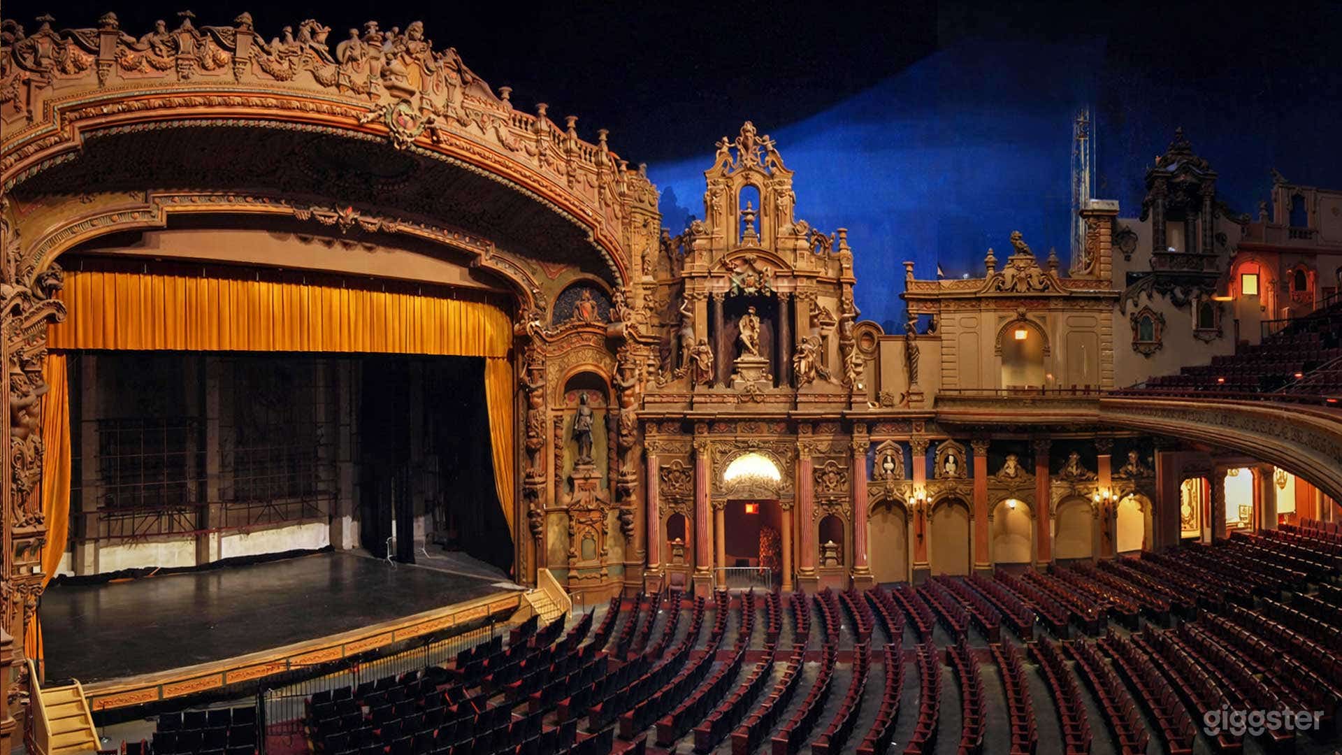 4,000 Seat Theater Photo 1