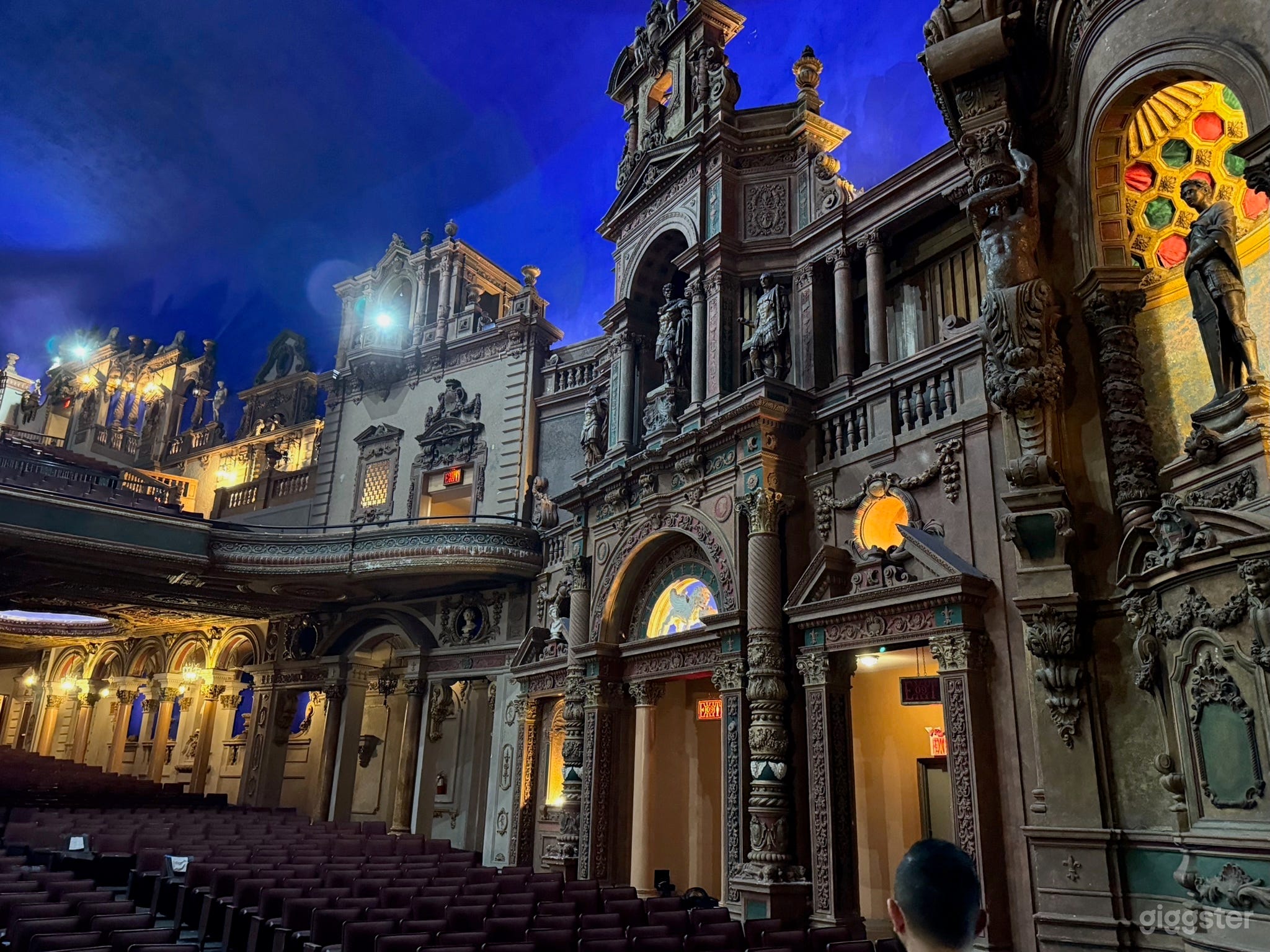 4,000 Seat Theater Photo 3