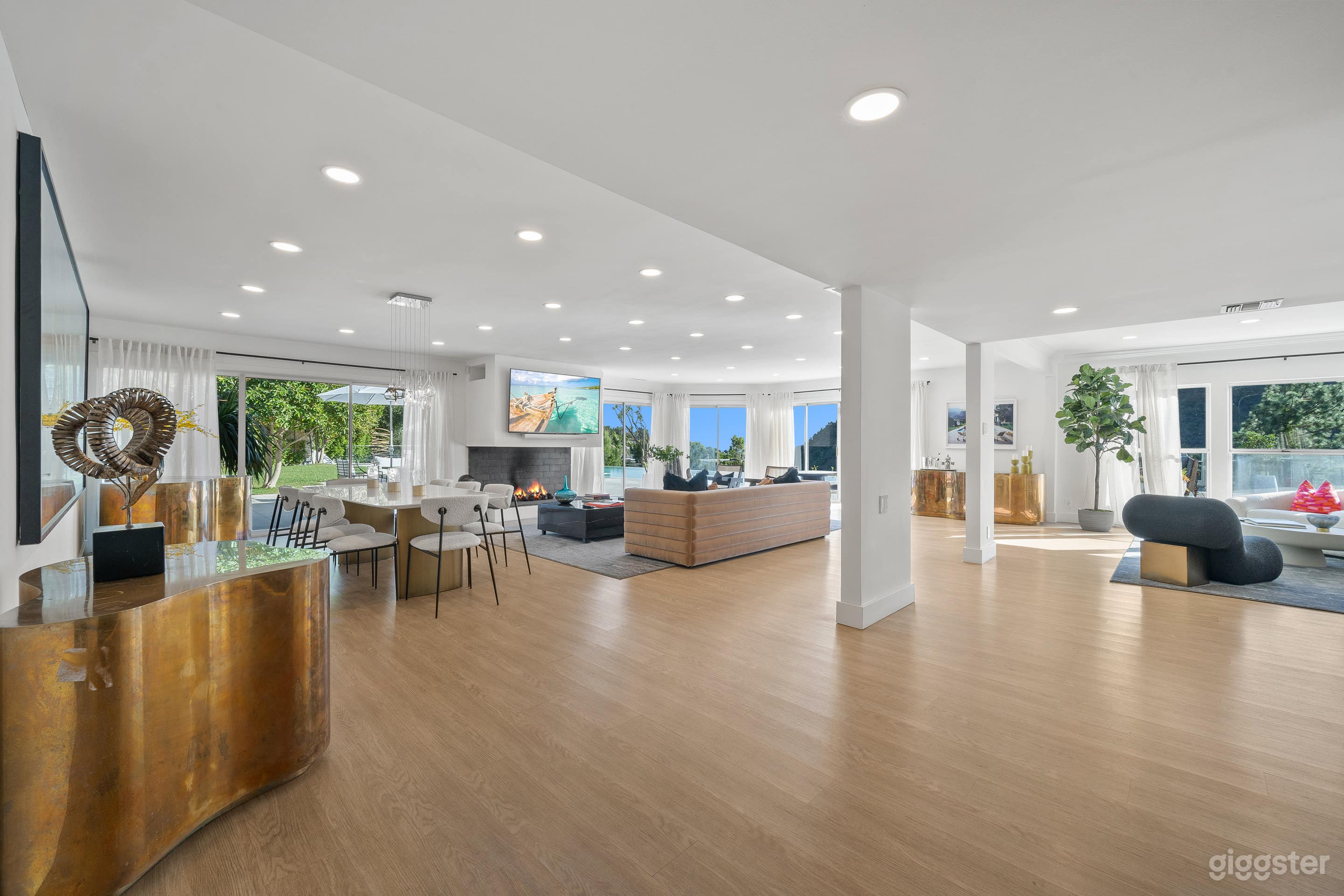 CLEARVIEW VILLA:VERSATILE BEVERLY HILLS VENUE Photo 2