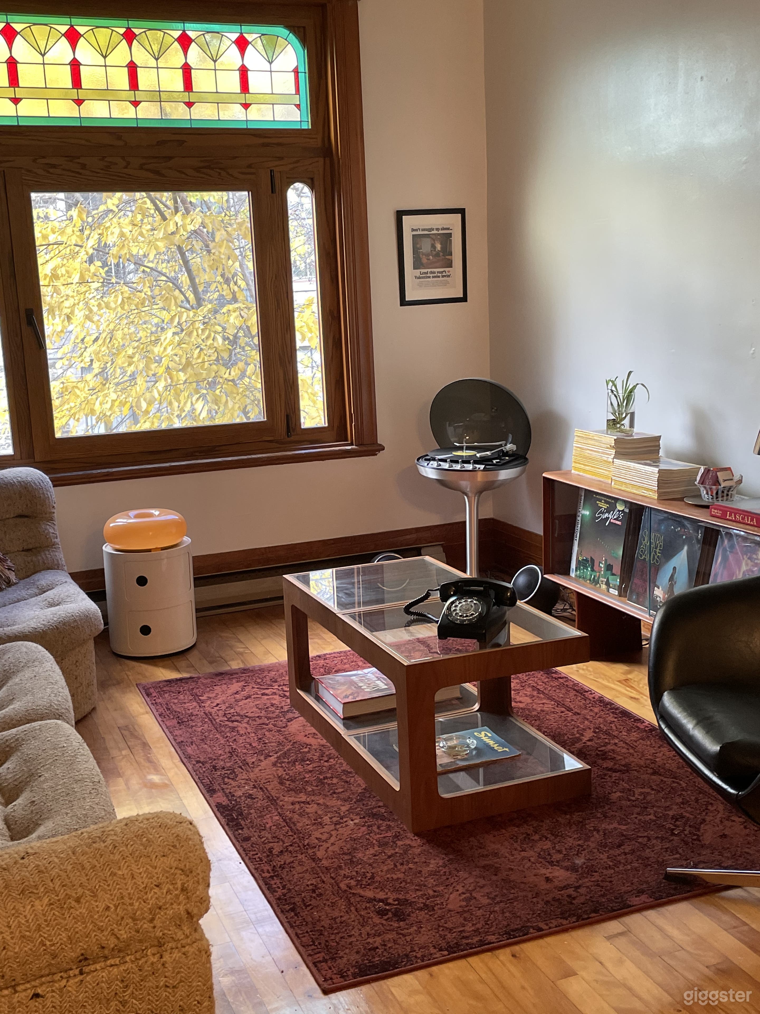 Vintage Mid-Century Modern/Space Age Apartment Photo 1