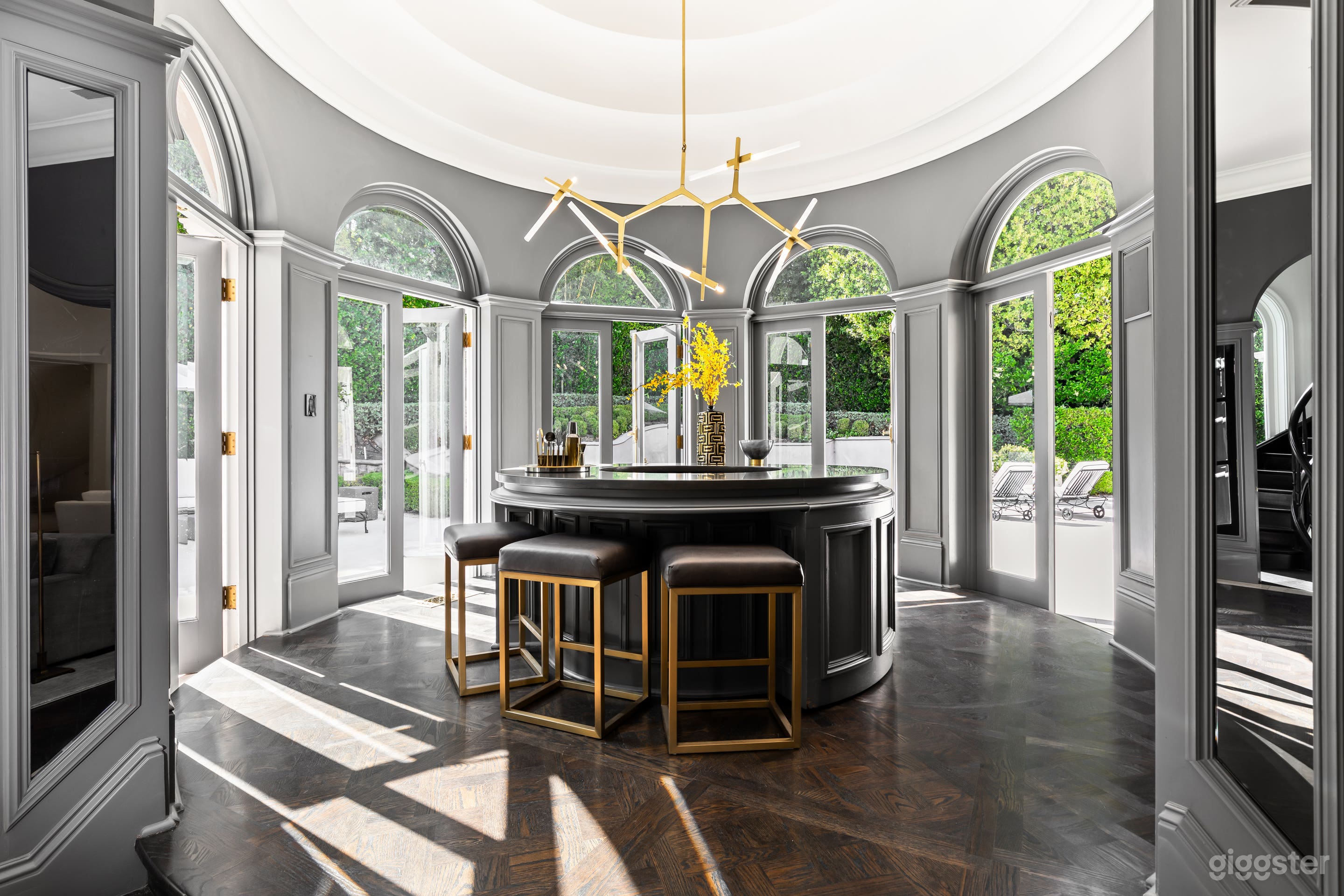 Chateau De Laurel - French Mansion Beverly Hills Photo 3