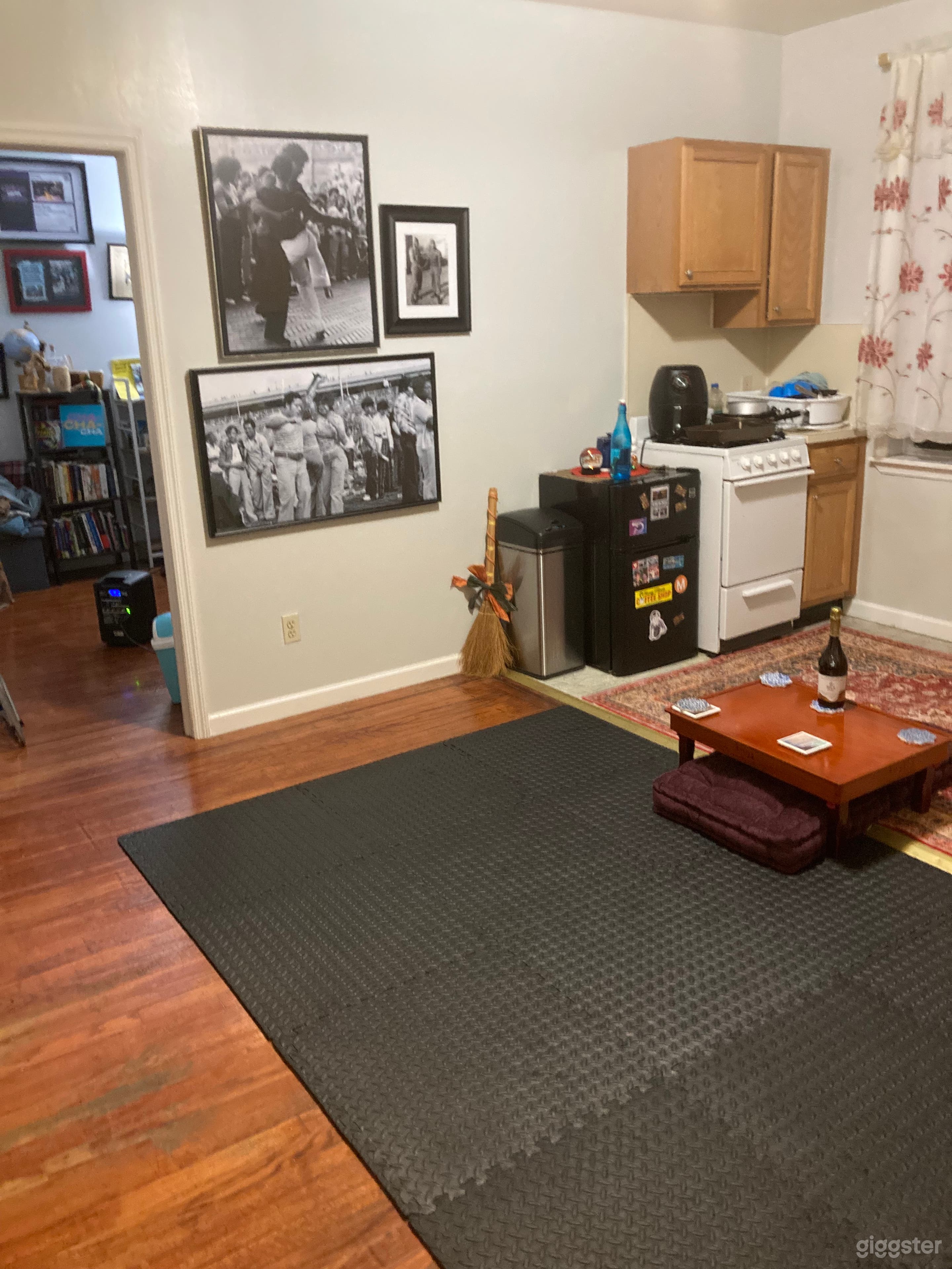 Cozy Ridgewood Apartment for PhotoShoots/Interviews/Work/ETC Photo 3