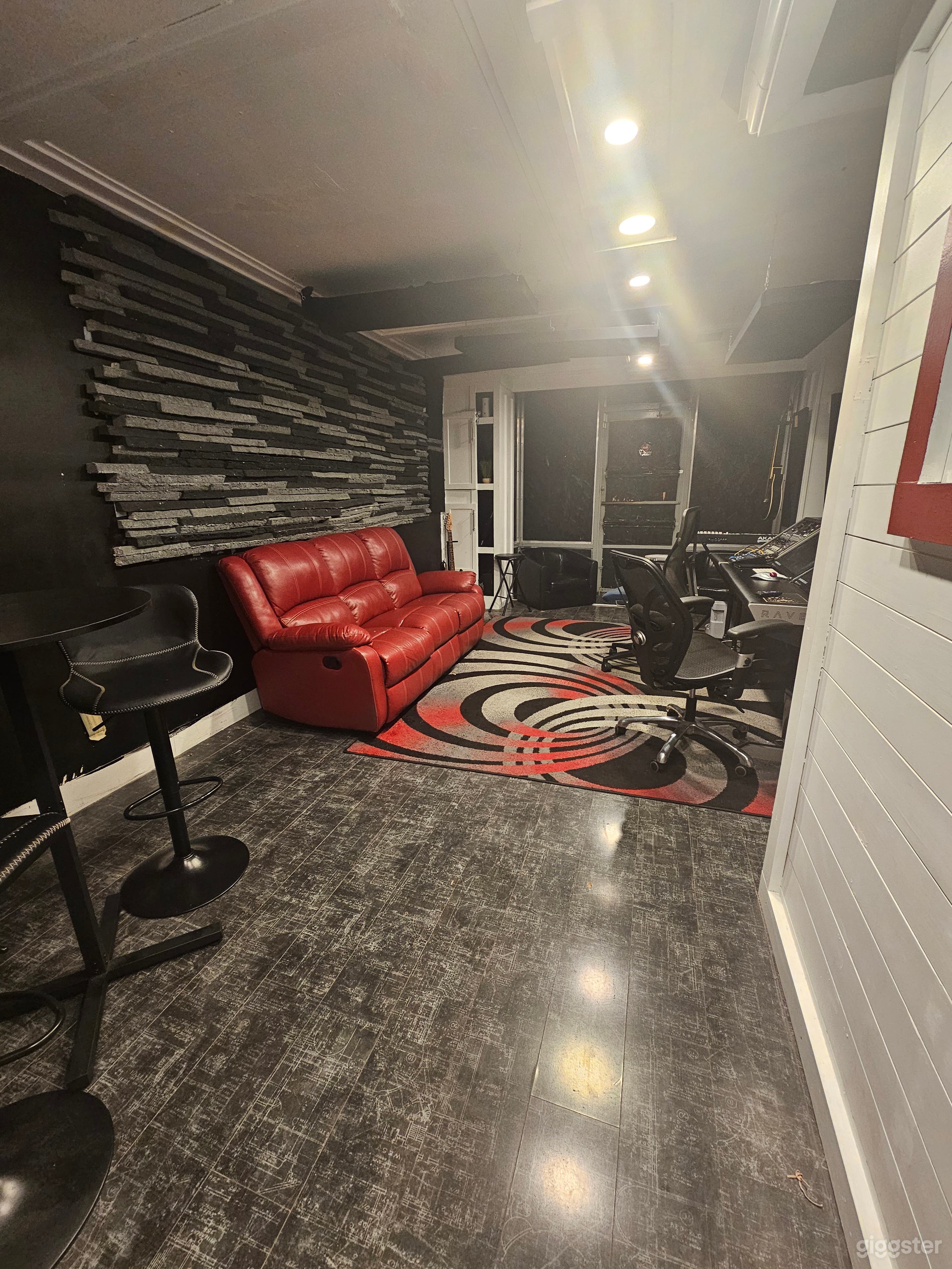 Professional Recording Studio Photo 3