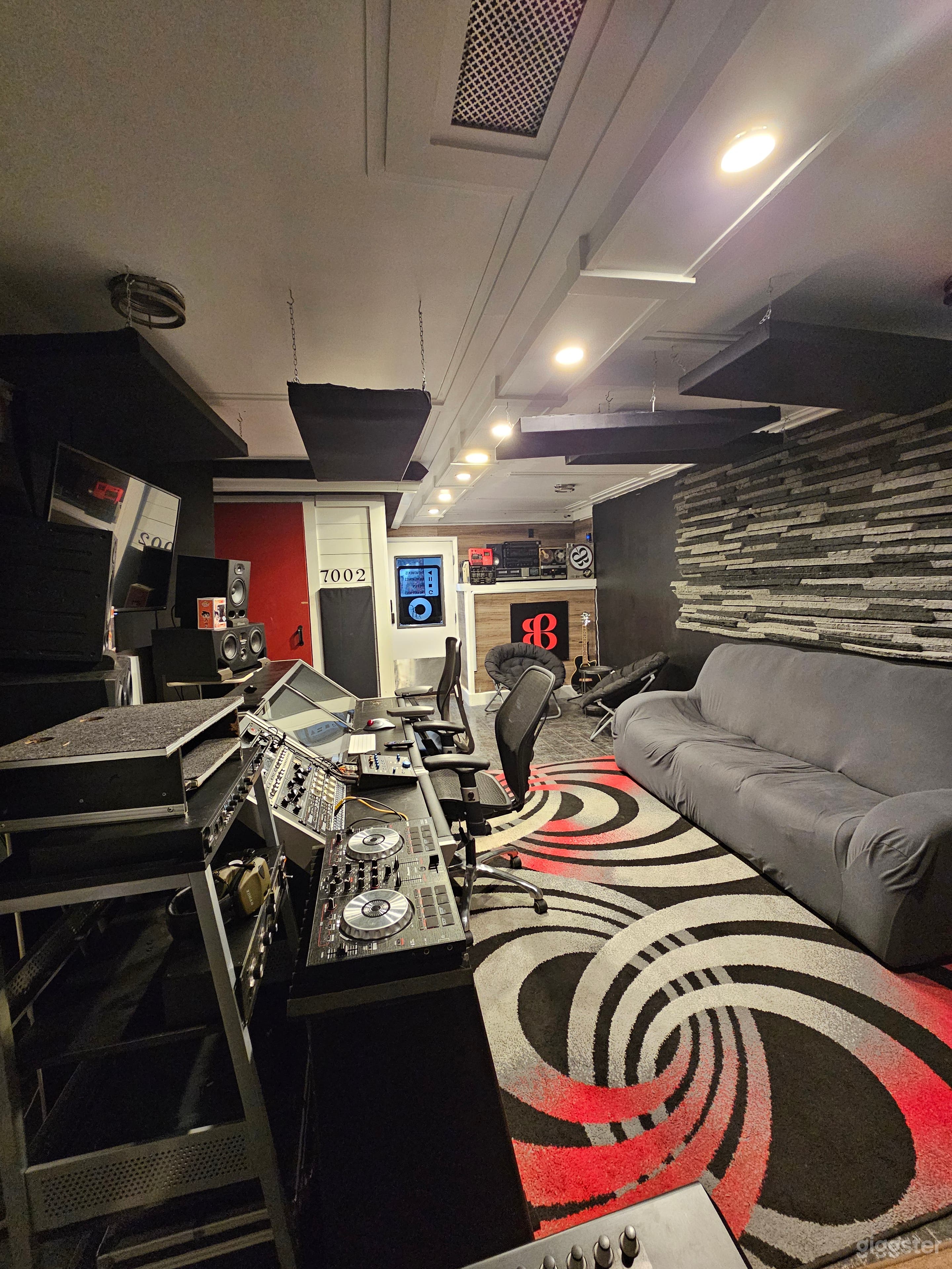 White Recording Studio Photo 4