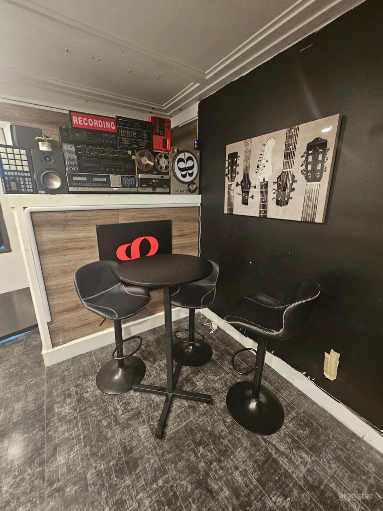  Professional Recording Studio 