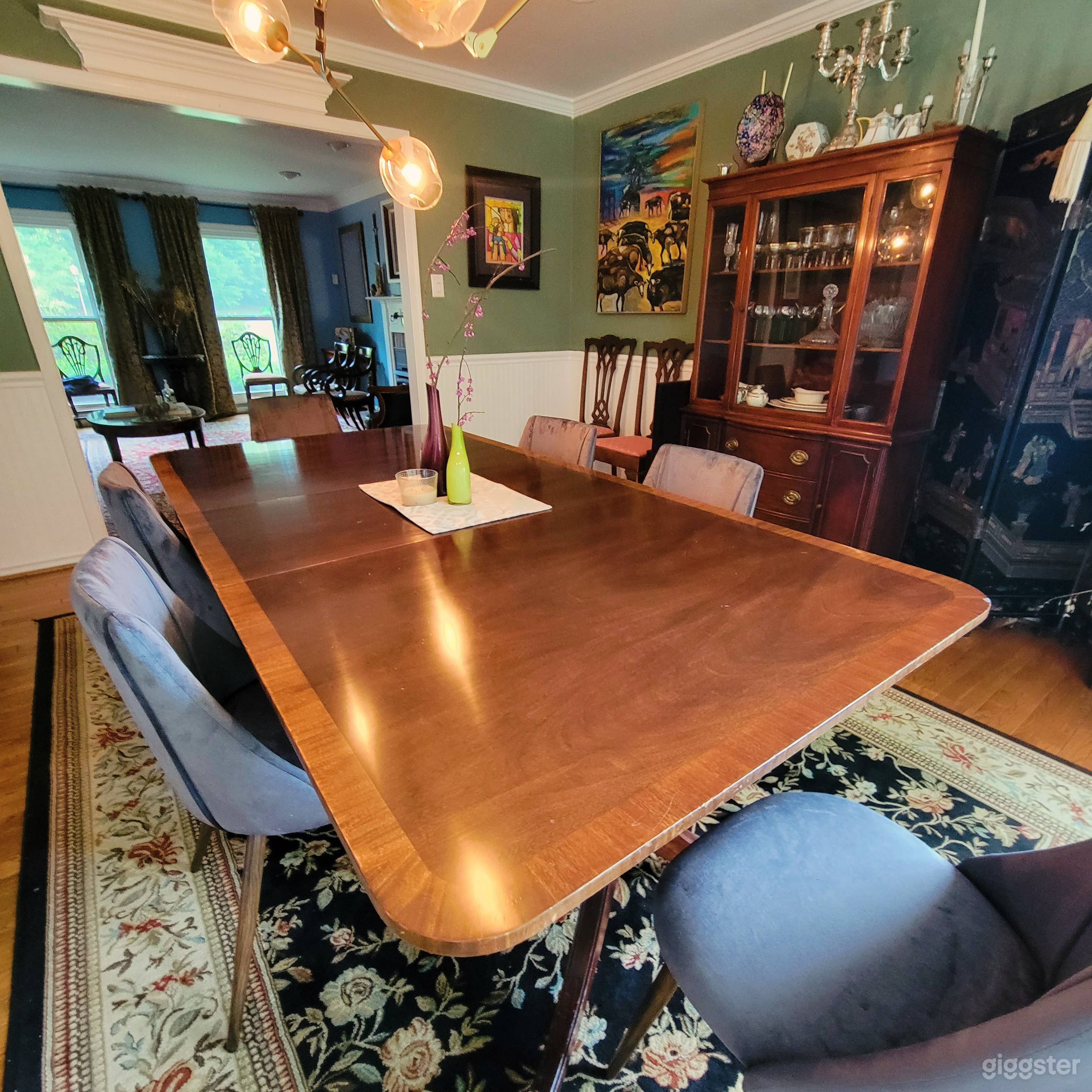 Artsy and Classy Washington Area Home Photo 3