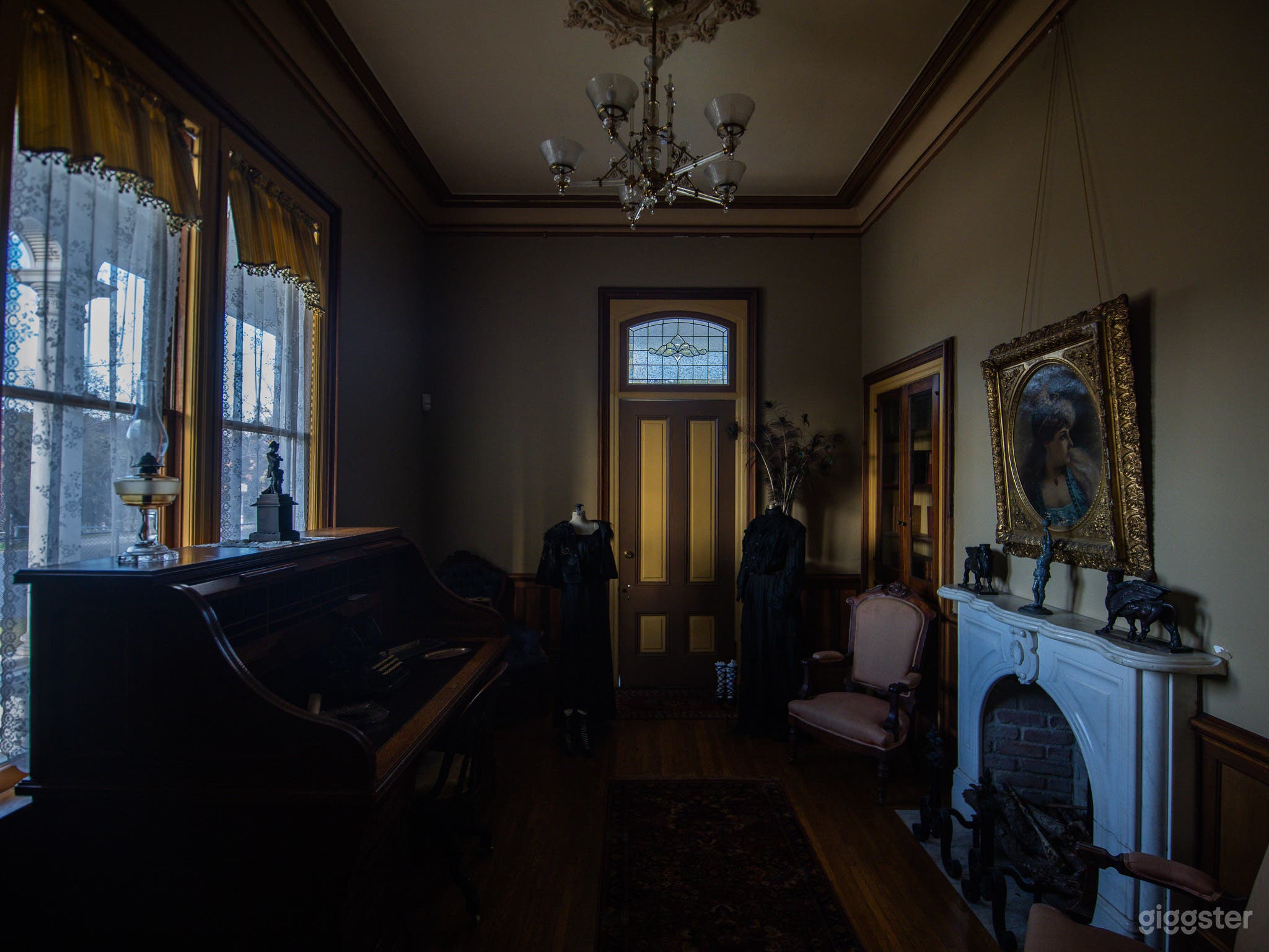 1925 VICTORIAN ESTATE #012 Photo 2