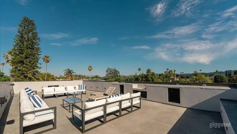  SCULPTED MODERN ESTATE WITH POOL & SKYLIGHTS 