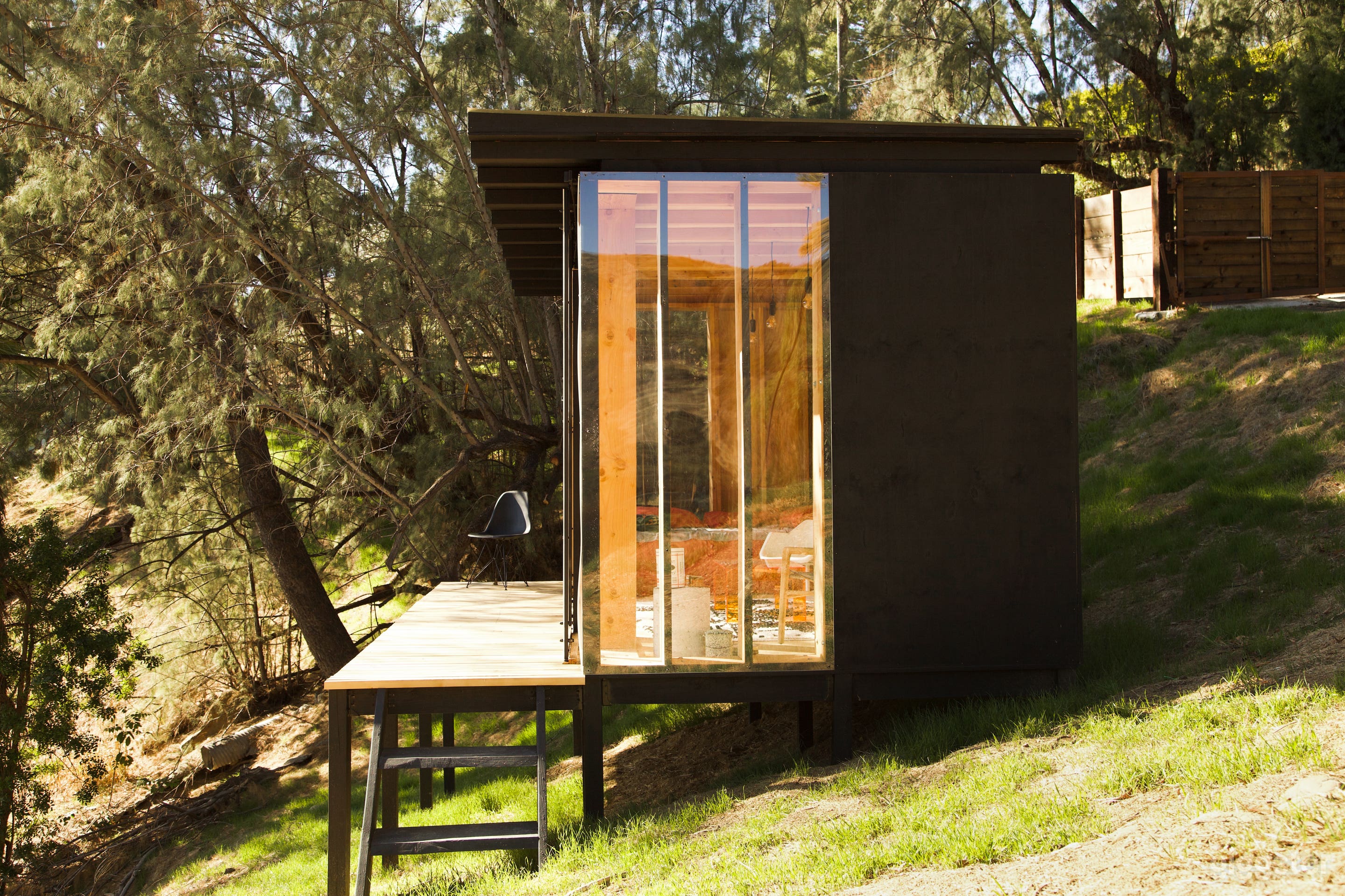 Contemporary nature cabin with mountains view Photo 3