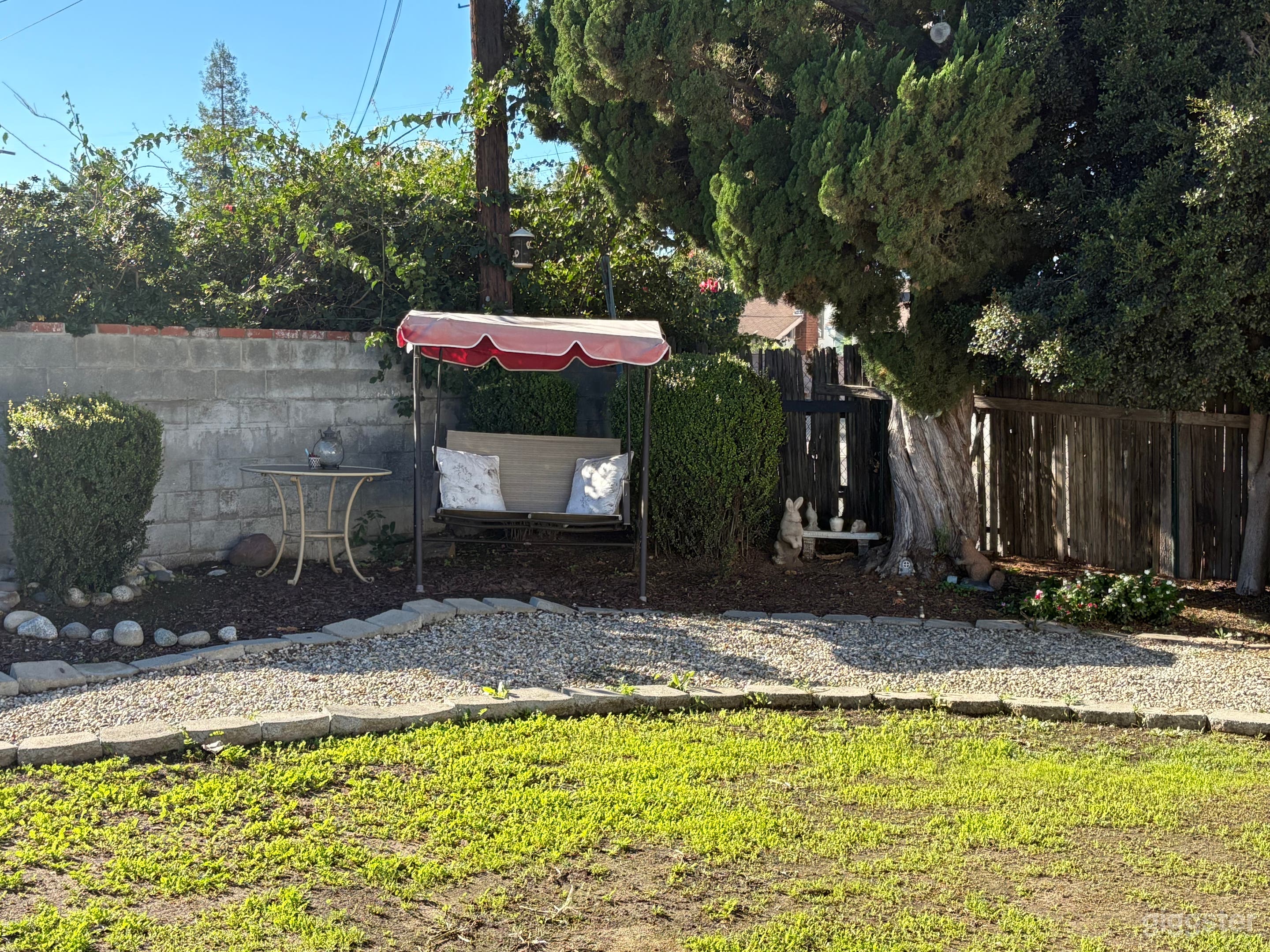 Scenic Winnetka Backyard for Film Photo 3