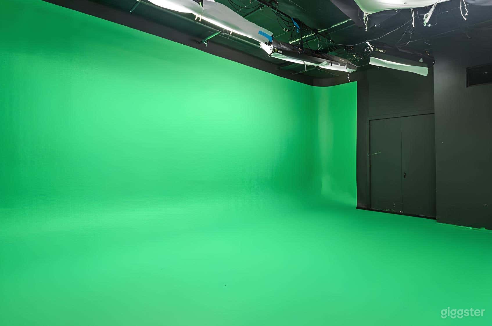 Studio A with Seamless Cyc Wall Photo 2