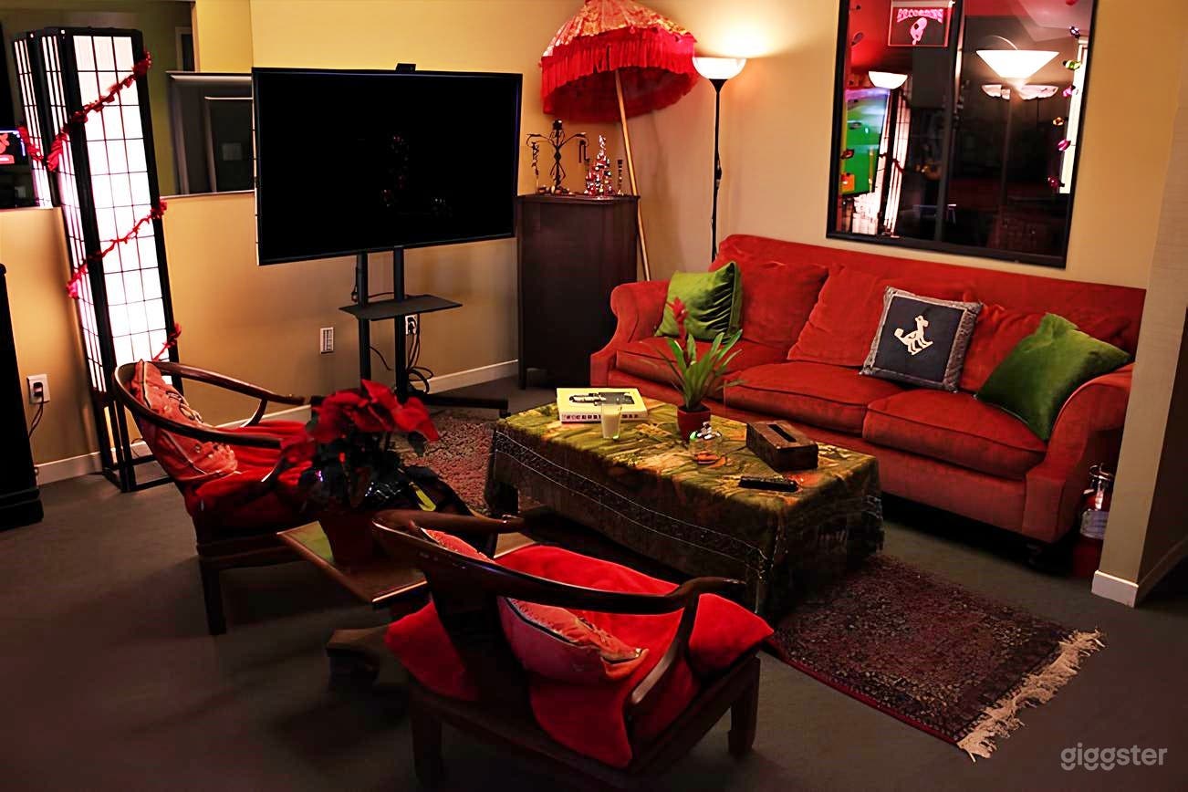 Charming Lounge in Recording Studio Photo 1