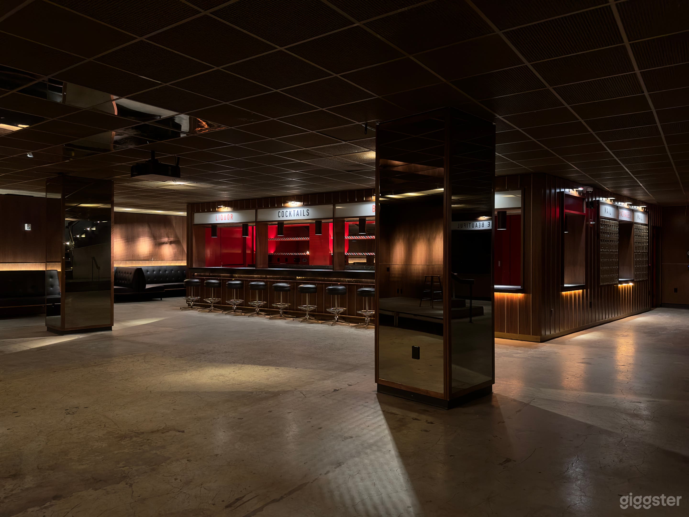 Manhattan's One-Of-A-Kind Speakeasy Photo 2