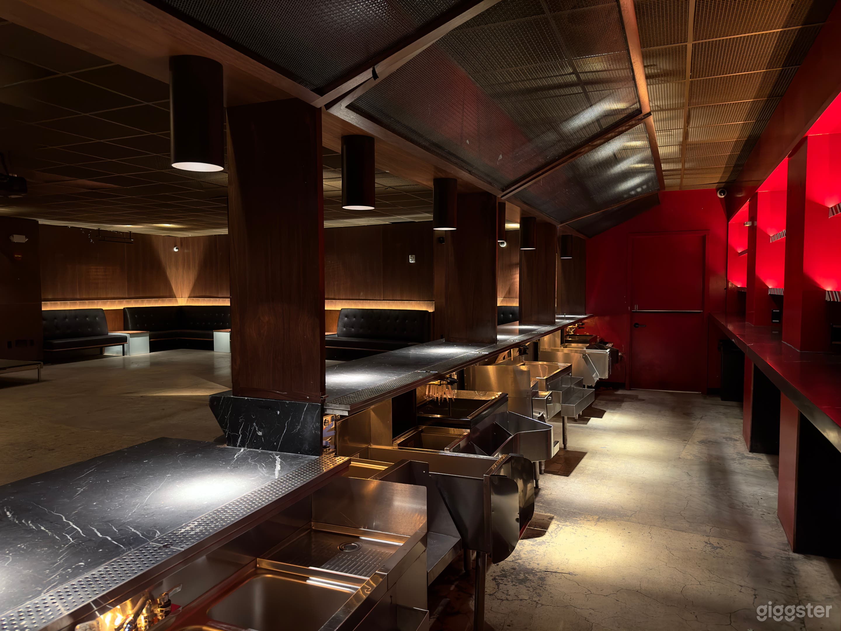 Manhattan's One-Of-A-Kind Speakeasy Photo 4