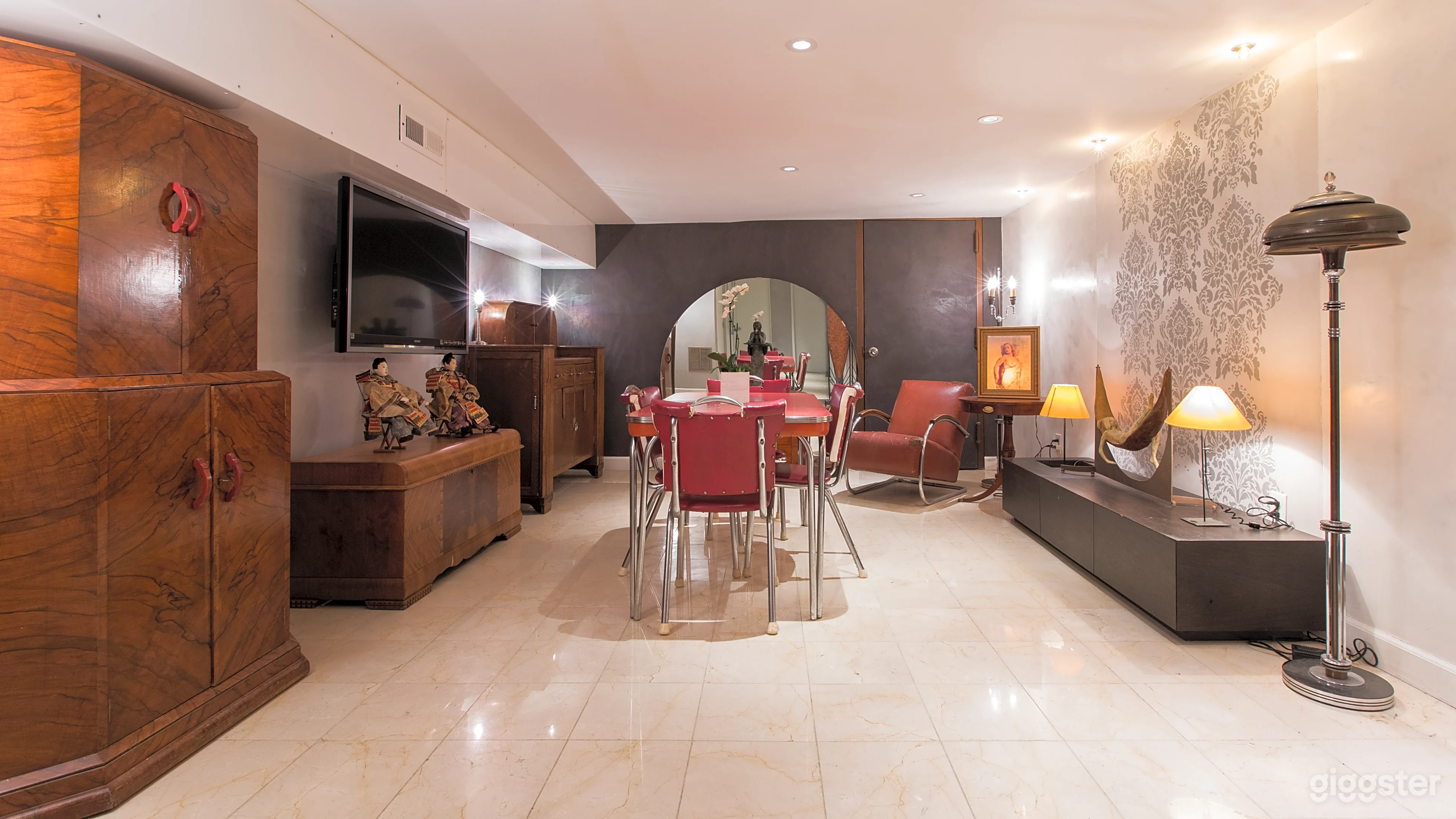 The Showroom Photo 1