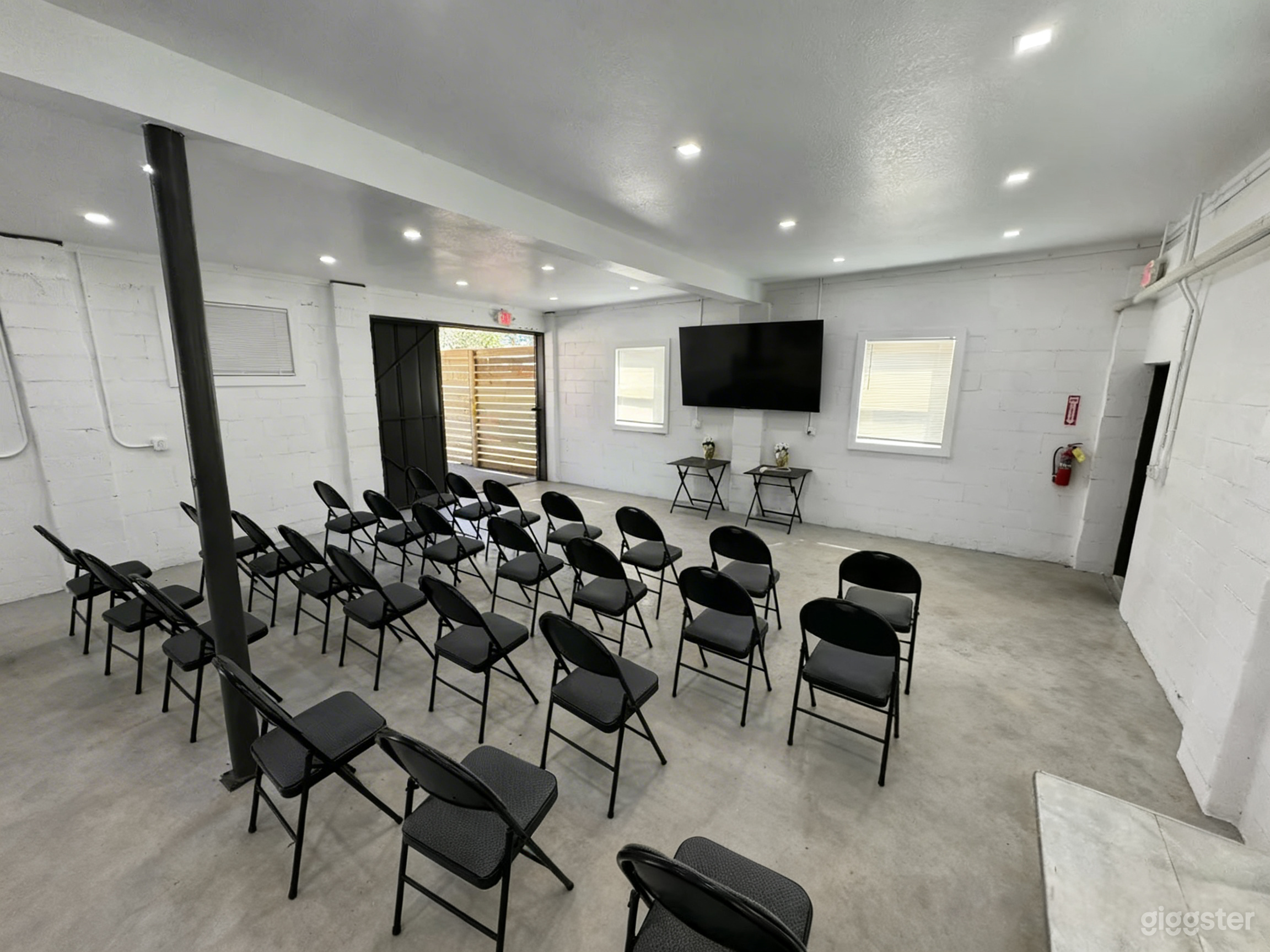 Event Venue in Art Gallery Photo 4