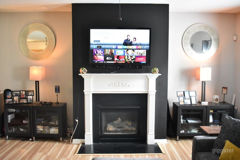  Lux livingroom w/ gas fireplace 