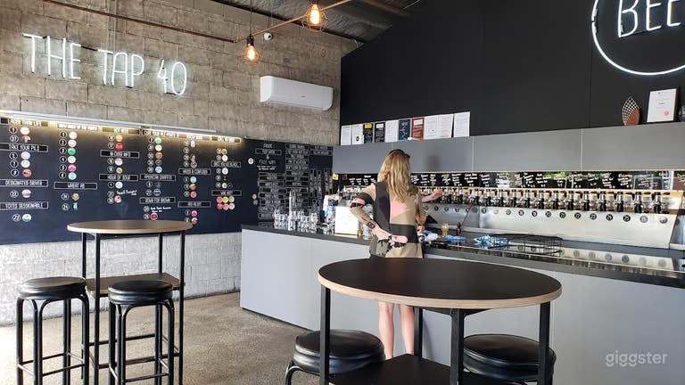  A Tavern w/ 40 Rotating Flavors of Beer 