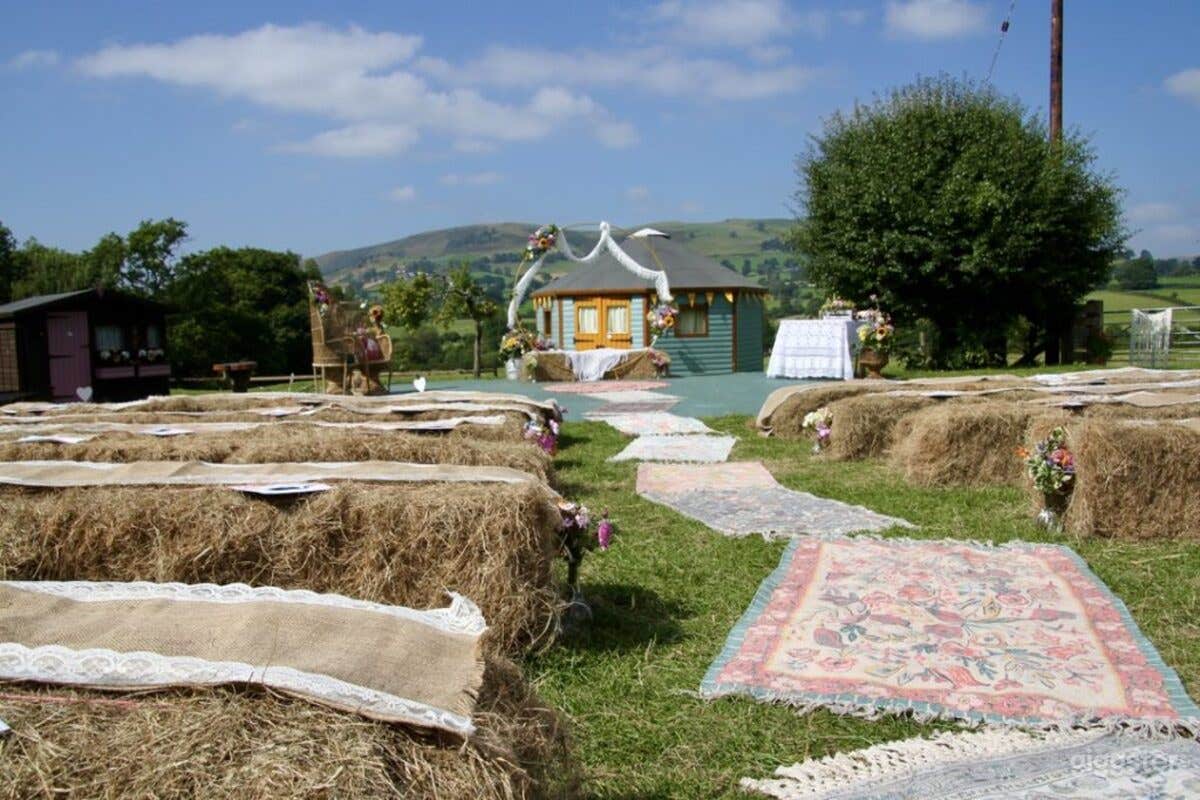 Rustic Countryside Barn & Glamping Venue Photo 3