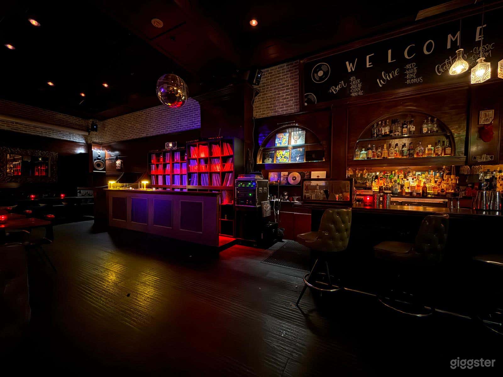 Vinyl and Cocktail bar, Hollywood &amp; Vine  Photo 1