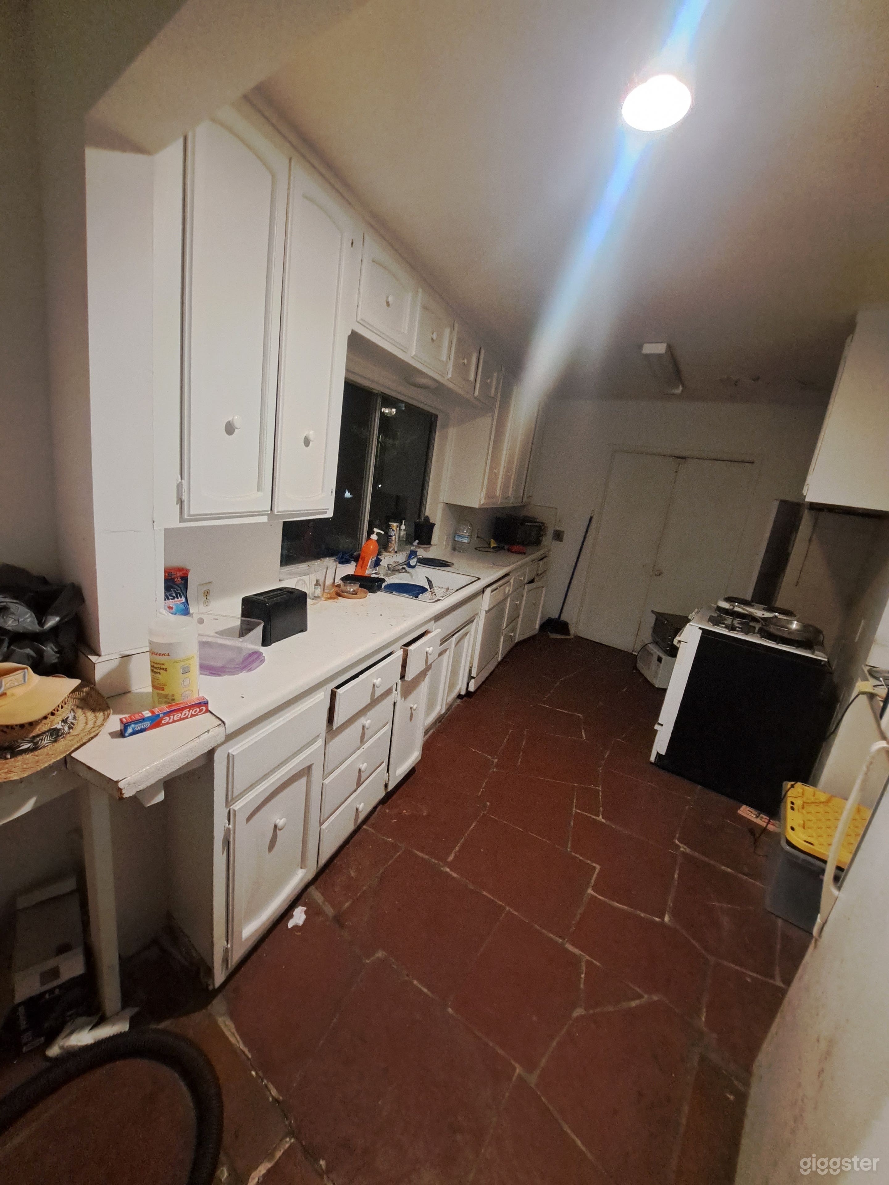 Warehouse, Loft, Apartment Filming Location  Photo 4