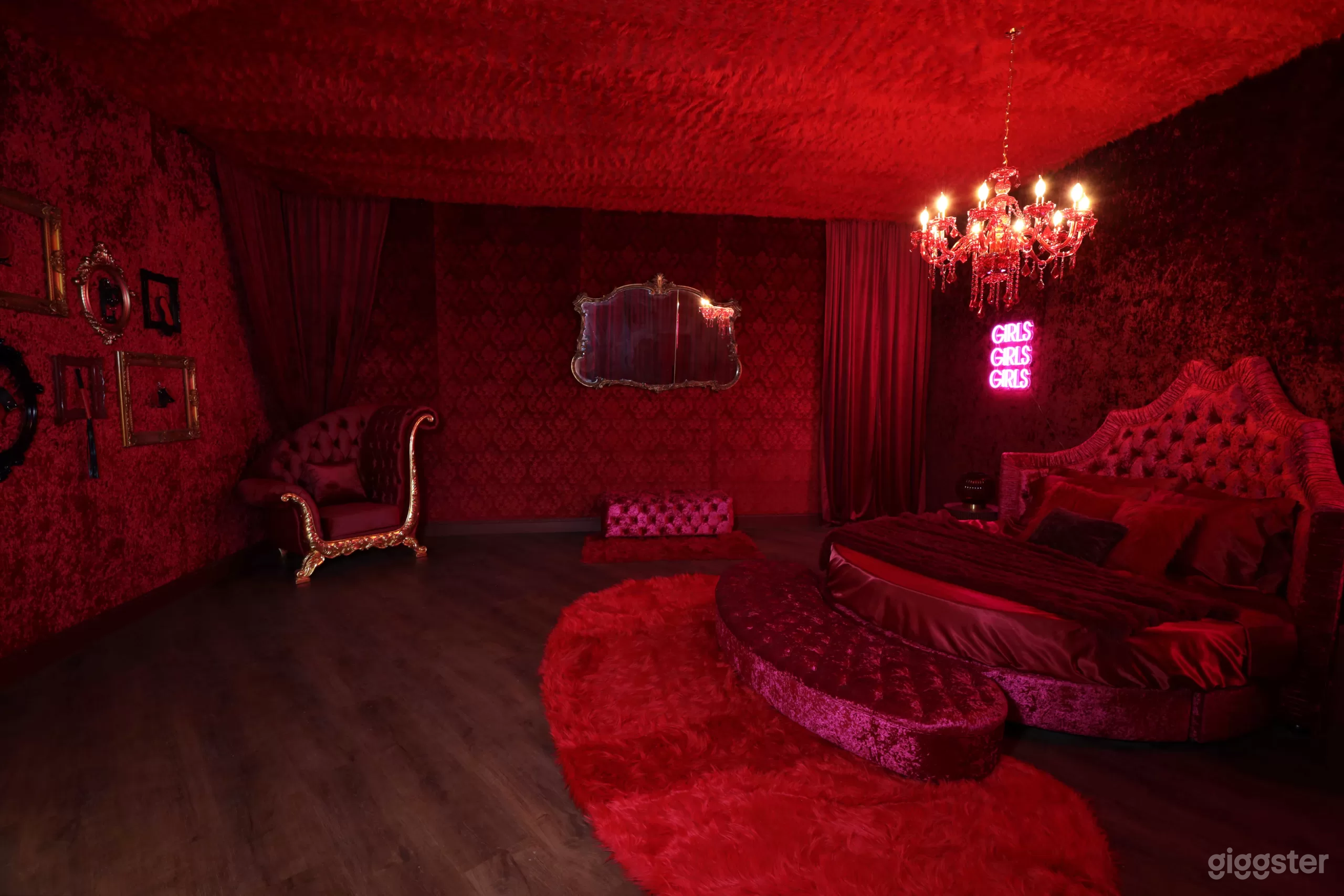 The Red Room Photo 2