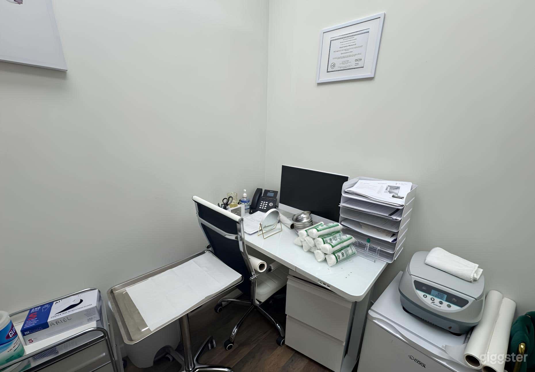 Fully Functioning Doctor's Offices Photo 2