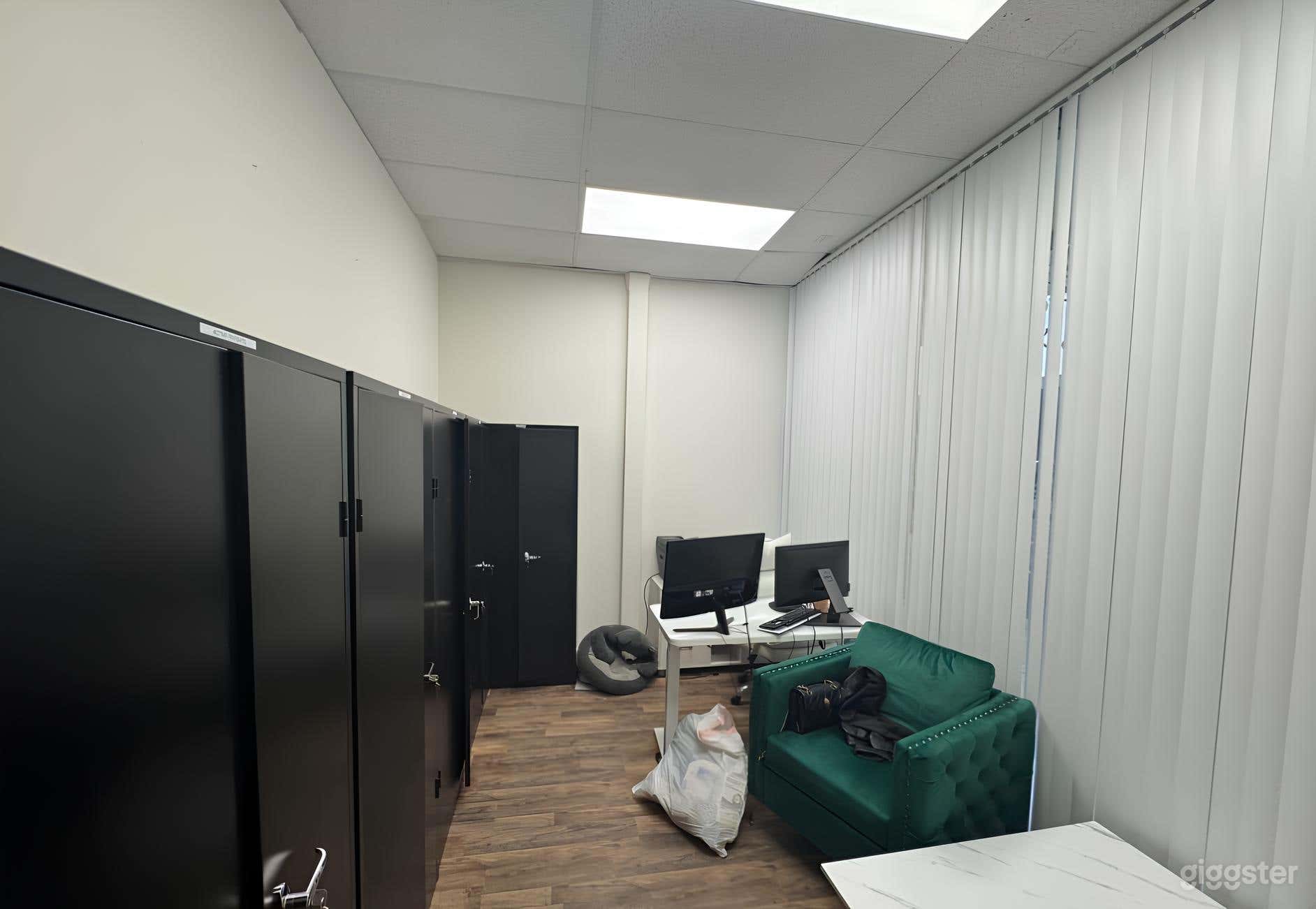 Fully Functioning Doctor's Offices Photo 4