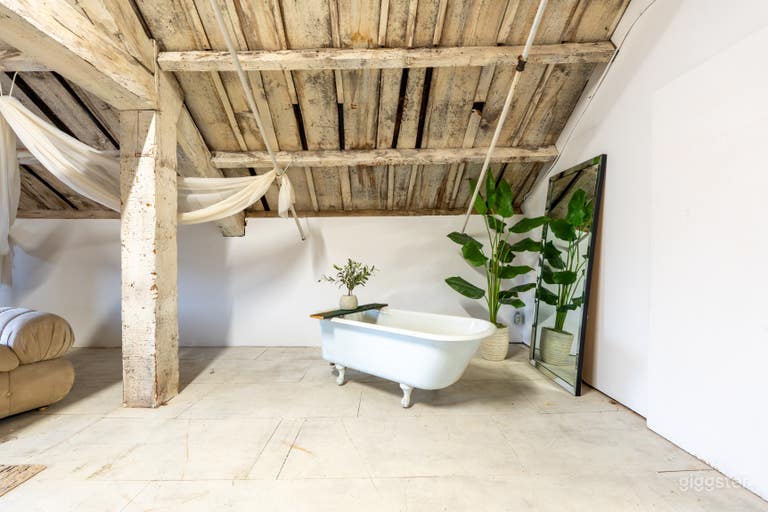  The Bedroom in Hamilton 